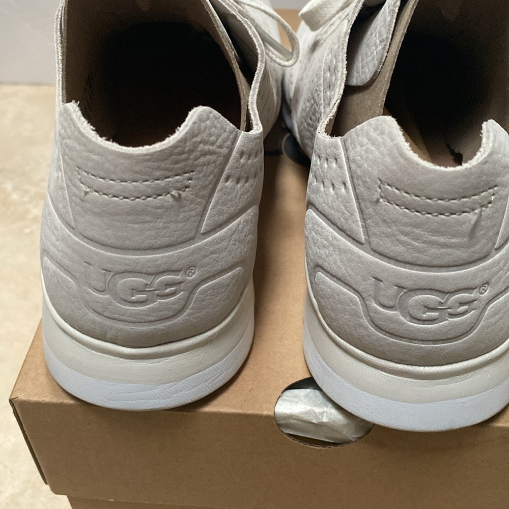 UGG Womens Athletic Shoes Size 9 - Picture 6 of 9